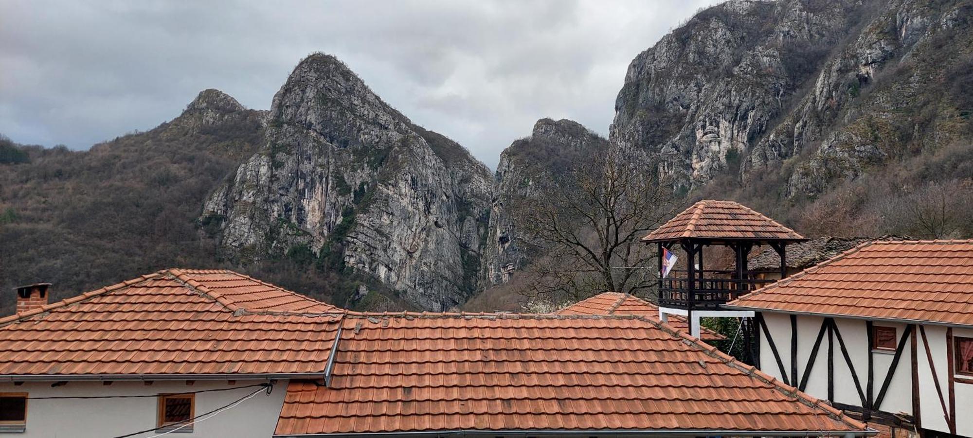 Golemi Kamik Pirot Vlasi Exterior photo