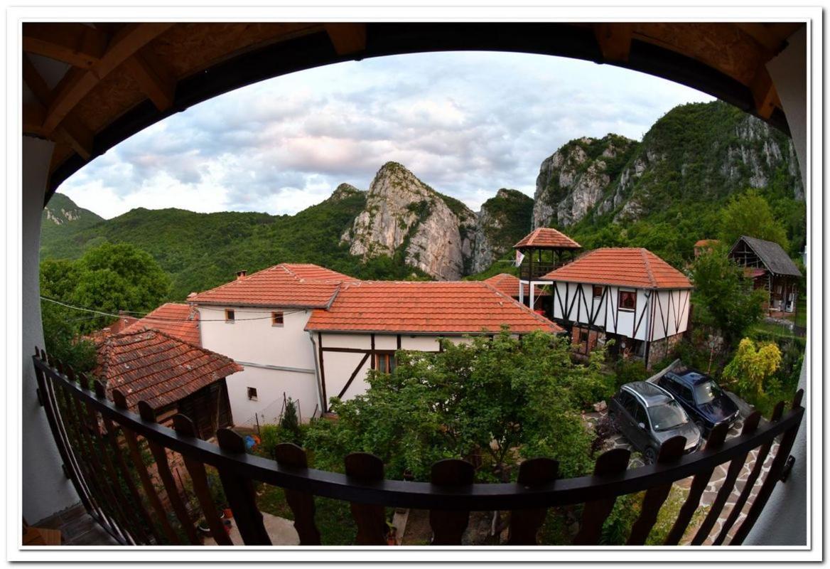 Golemi Kamik Pirot Vlasi Exterior photo